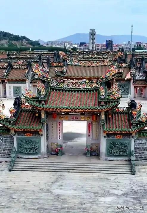 违建豪宅“英之园”已连夜拆除数十台挖机正在作业官方回应(图4)